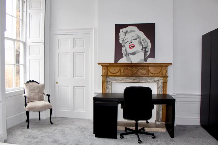 Luxury 5 Bedroom Central Flat With Castle Views