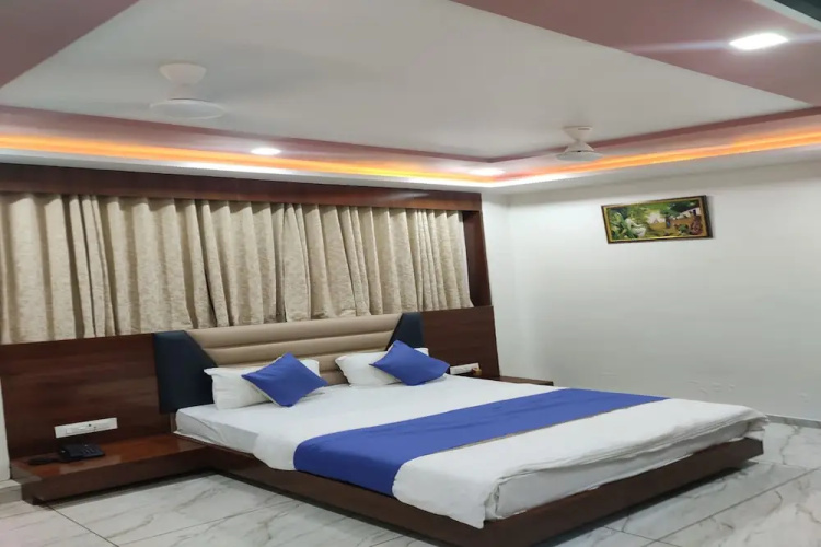 Hotel R R One