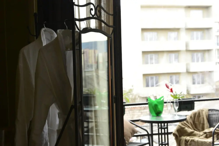 27 Hotel