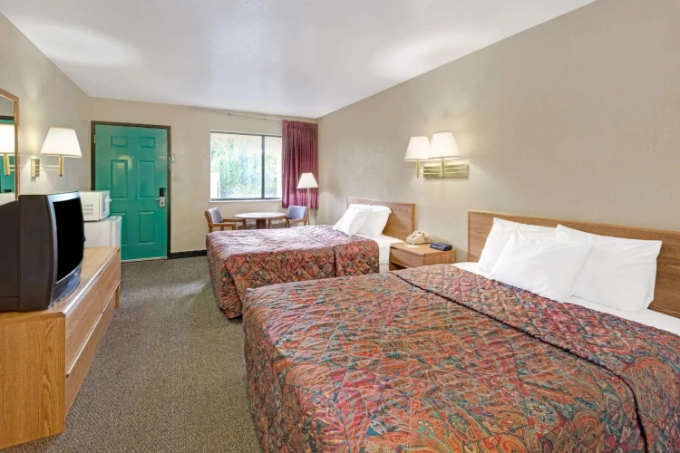 Standard Quadruple room