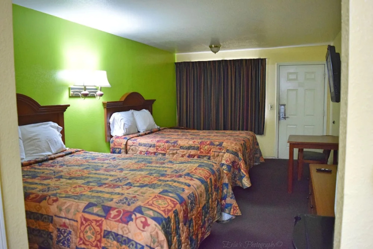 Claremore Motor Inn