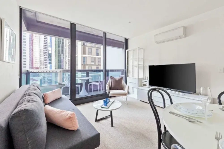 2 Bedrooms Apartment