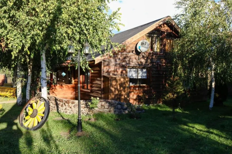 4 Bedrooms Cottage
