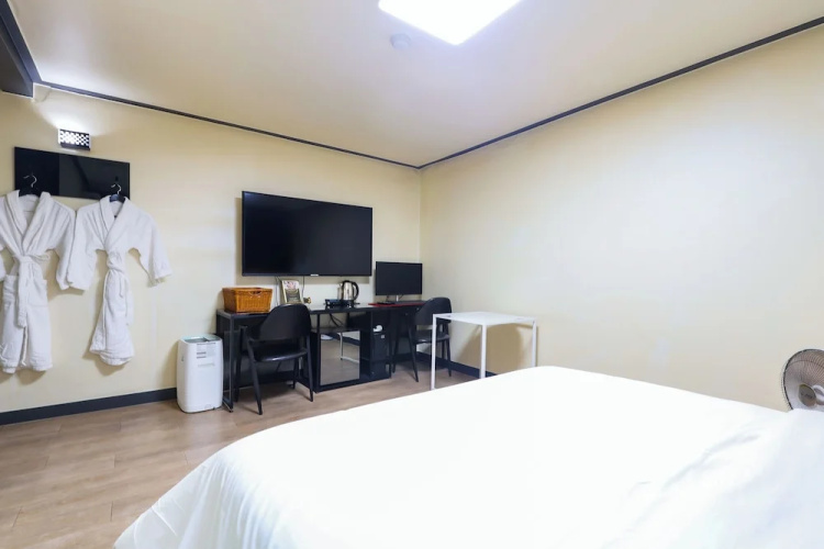FromH J Hotel Osan