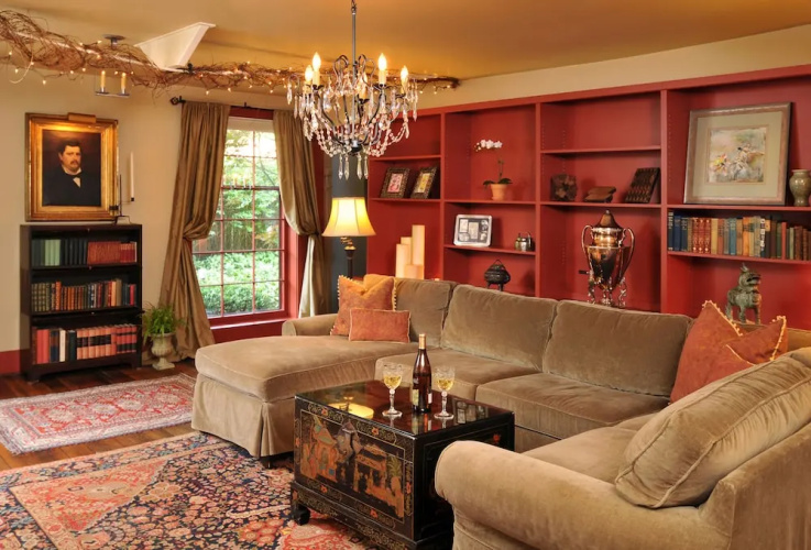 1795 Acorn Inn B&B