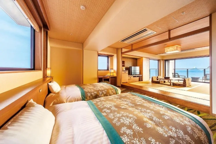 Twin Suite with ocean view