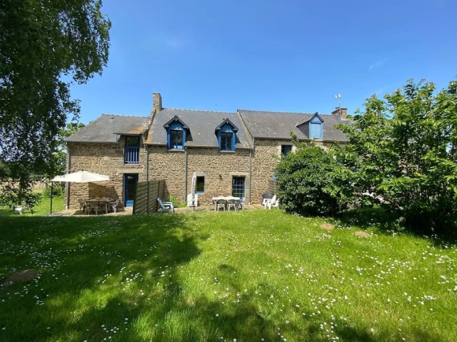 2 Bedrooms Classic Apartment