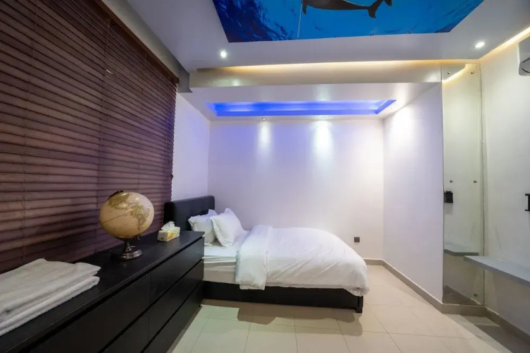 Luxury Three bedroom Apt Al Yasmin