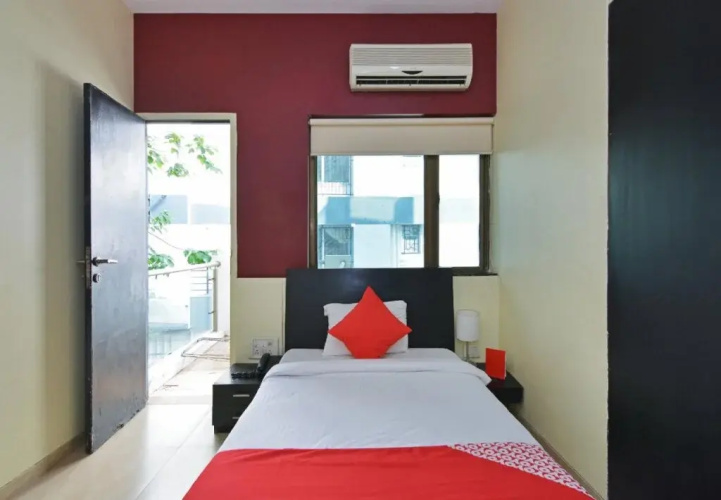 Lotus Hotel