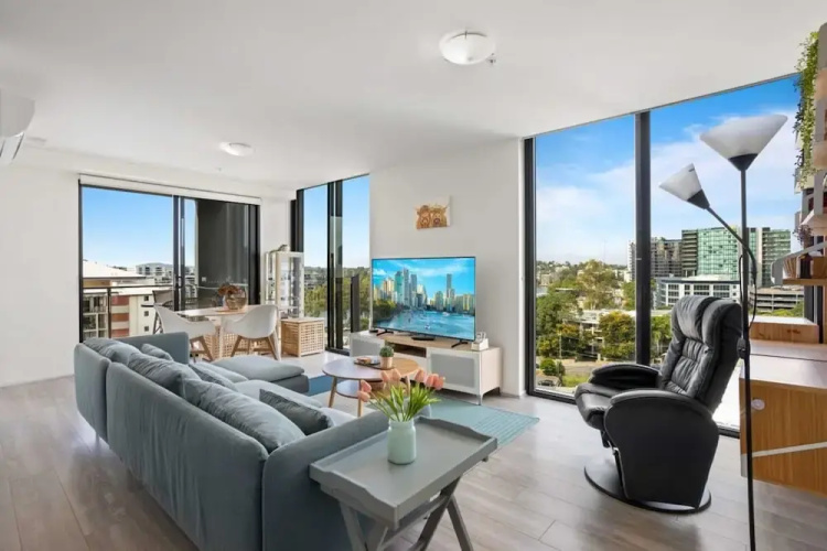 Spaciously Bright 1-bed Apartment