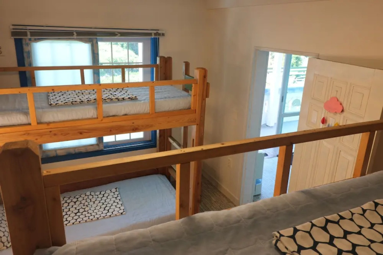 White Whale Guesthouse - Hostel