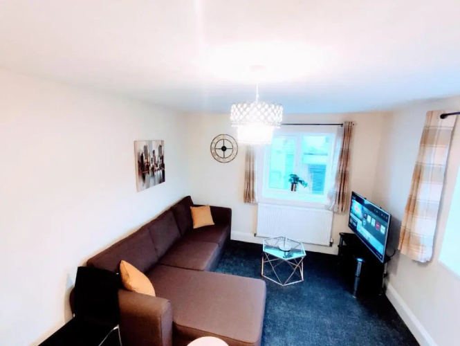 Crystal Suite 2 -free private parking