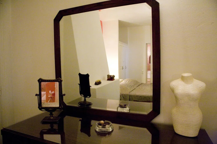 Adamis Majesty Suites