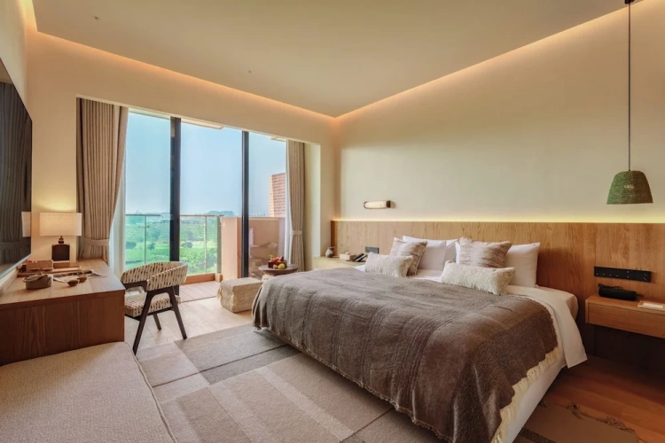Suite with balcony and with mountain view