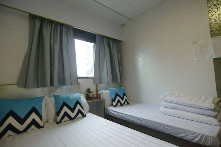 8 Days Boutique Hotel