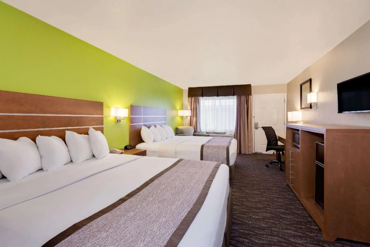 Standard Quadruple room