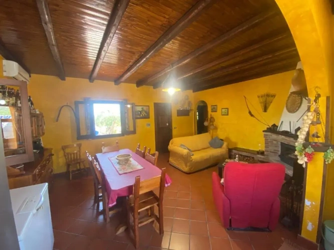 2 Bedrooms Villa