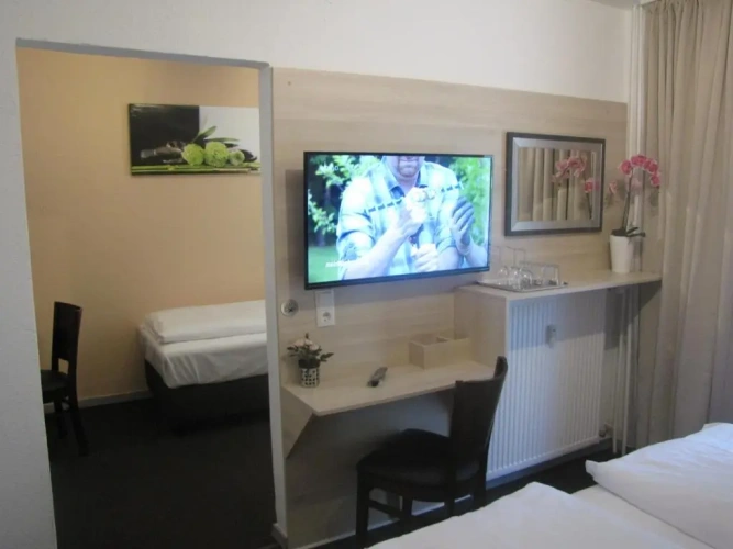 Standard Triple room