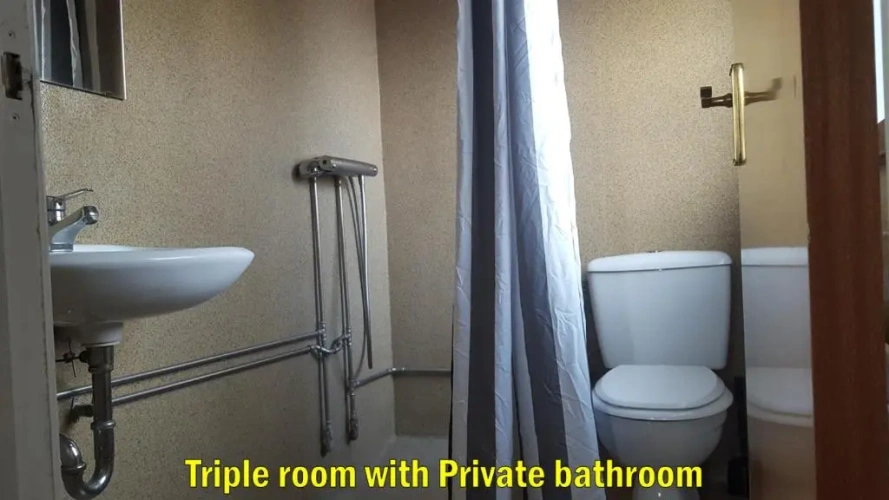 Standard Triple room