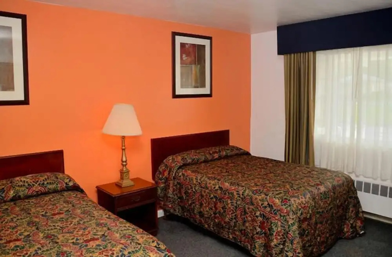Cardinal Inn
