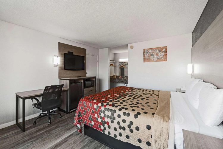 Econo Lodge And Suites Bricktown