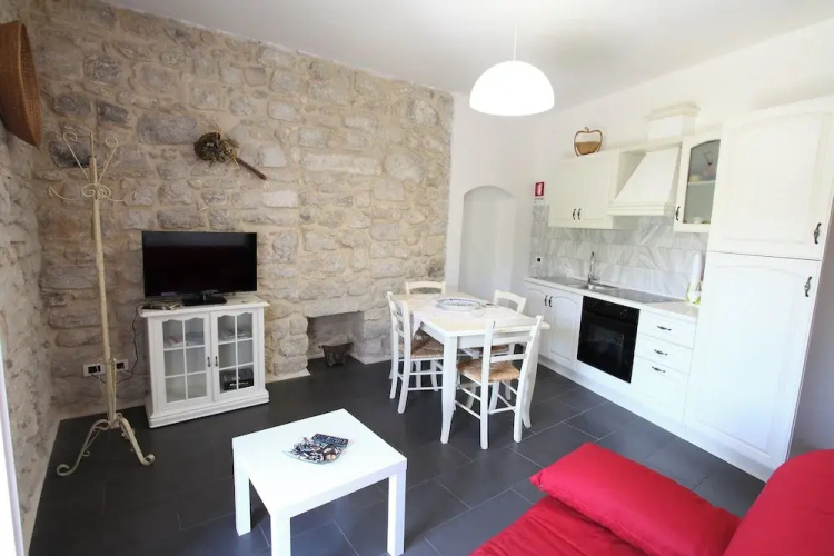 Reusia Holiday Home