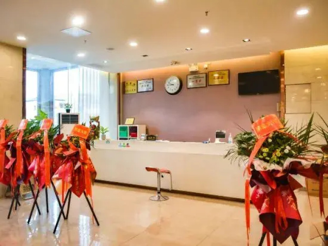 Crown Boutique Hotel