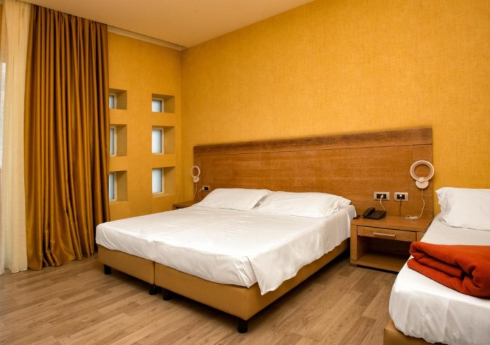 Standard Triple room