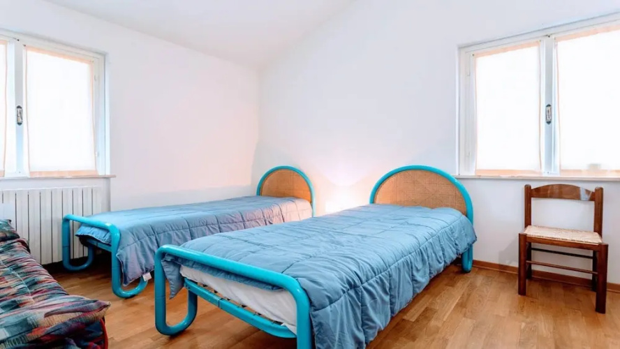 Villa Vallocchia - sleeps 18. Exclusive pool/grounds. Spoleto 10 mins. Rome 1 hr