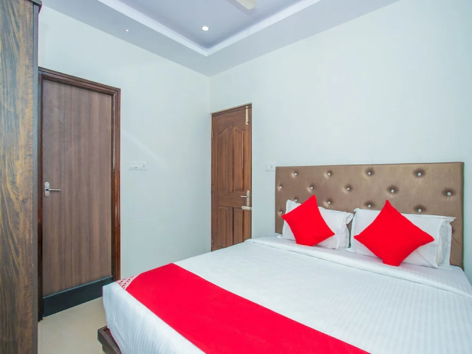 OYO 16939 Ne Westend Suites