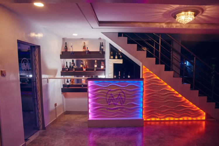 Double M Exquisite Suites and Lounge