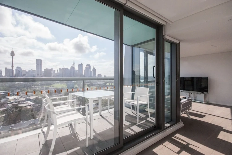 2 Bedrooms Luxury Apartment with balcony