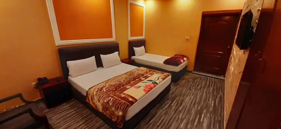 Safari hotel
