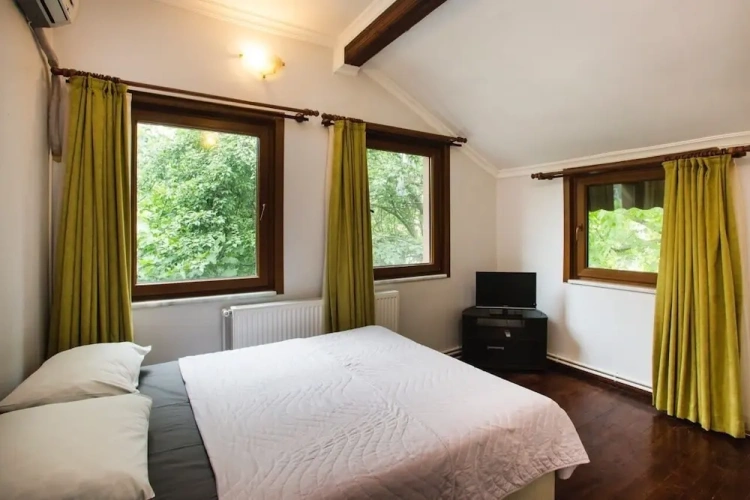 4 Bedrooms Villa with balcony