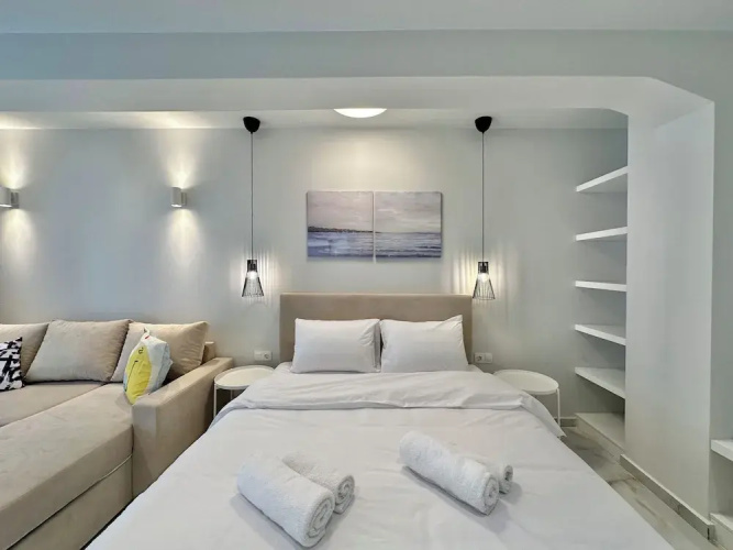 Kono Studios & Suites