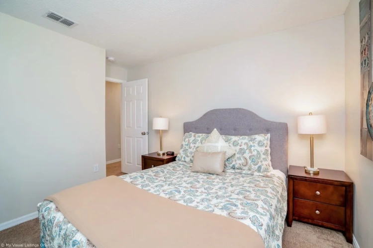 4 Bedrooms Cottage
