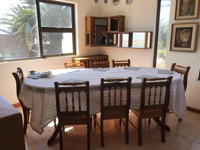 5 Bedrooms Cottage