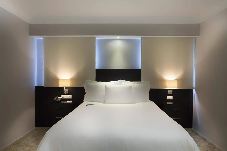 Plaza Florida Suites
