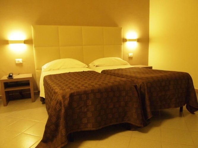 Standard Triple room