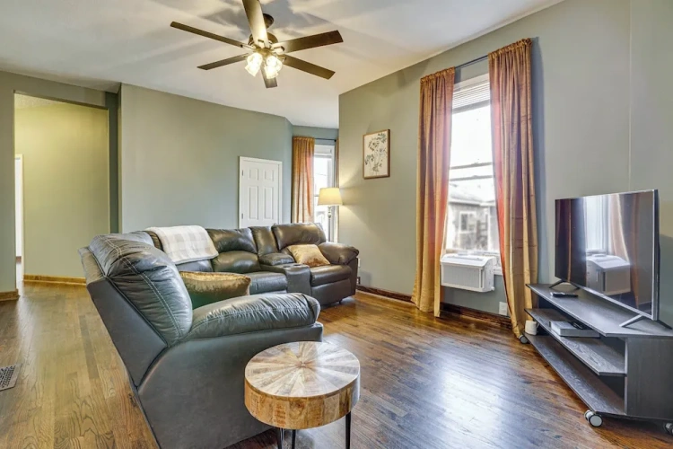 2 Bedrooms Apartment