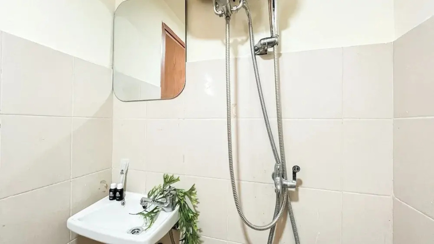 Basic 2Br Apartment At Green Palm Residence