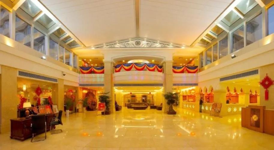 Happy Hotel