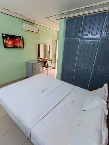 Comfort room