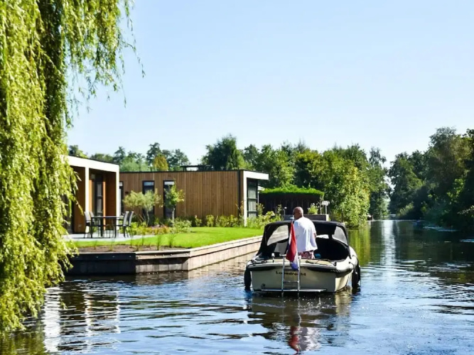 Luxury Waterfront Escape