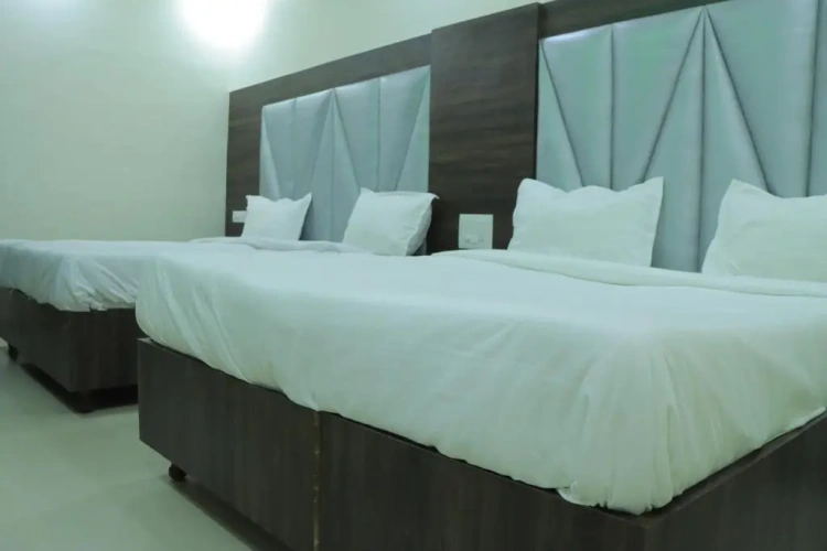 Deluxe Family Suite