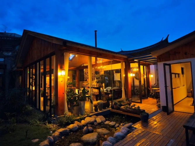 Deluxe Family Duplex Suite