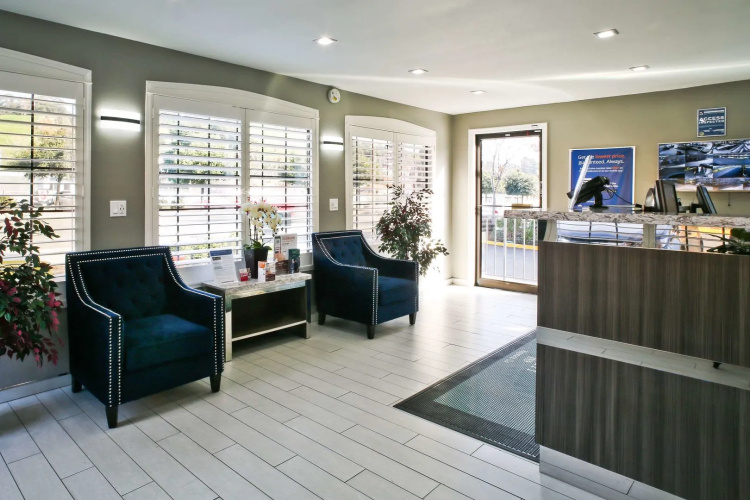 Bay Area Inn & Suites