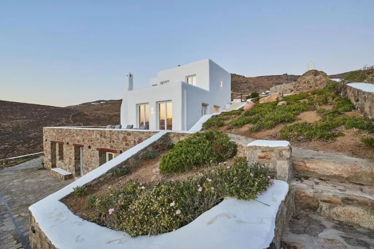 Private Villa Beachfront 30steps to Alemagou Beach