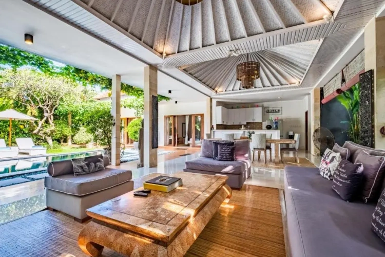 2 Bedrooms Villa