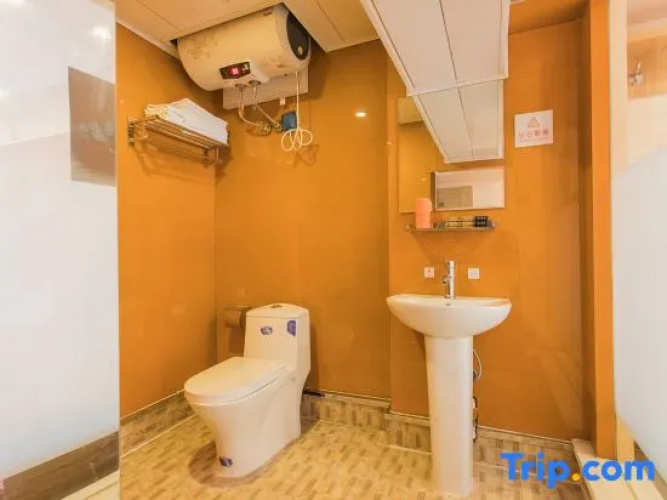 Yifeng Hotel